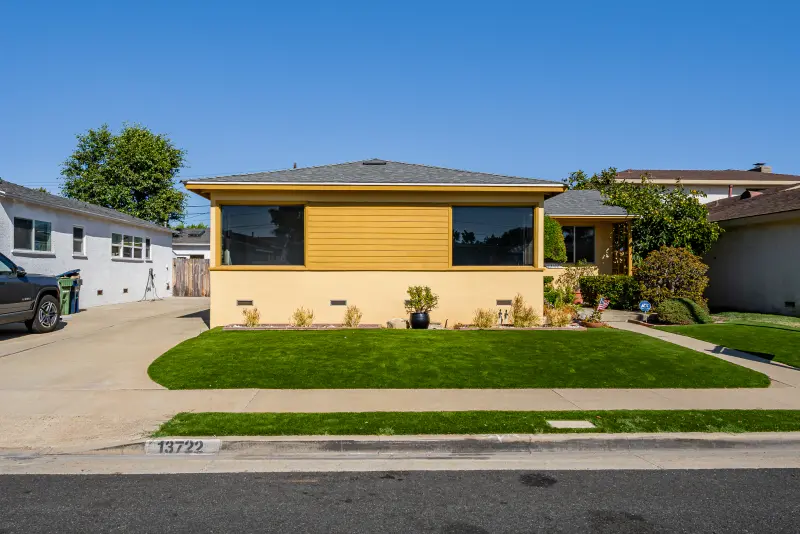 Front exterior straight on from the street